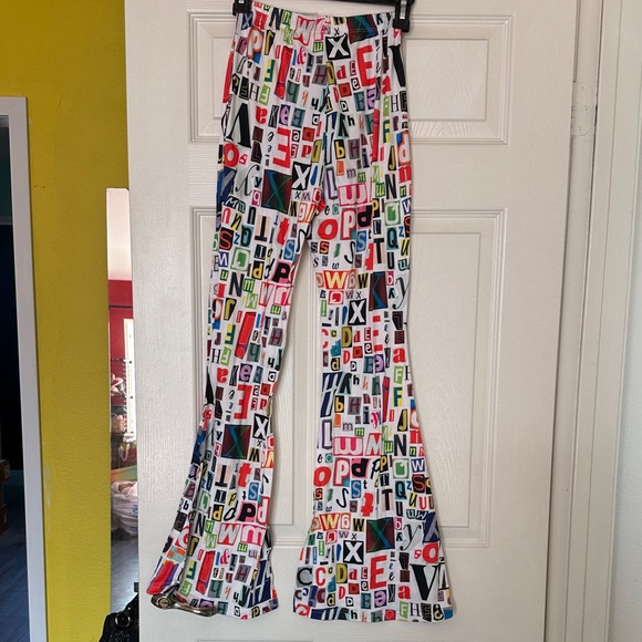 breaking news shelly  dolls kill  Alphabet Print Bottoms small preowned - Picture 5 of 6